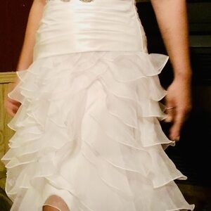 David's Bridal White Strapless Tiered Wedding Dress